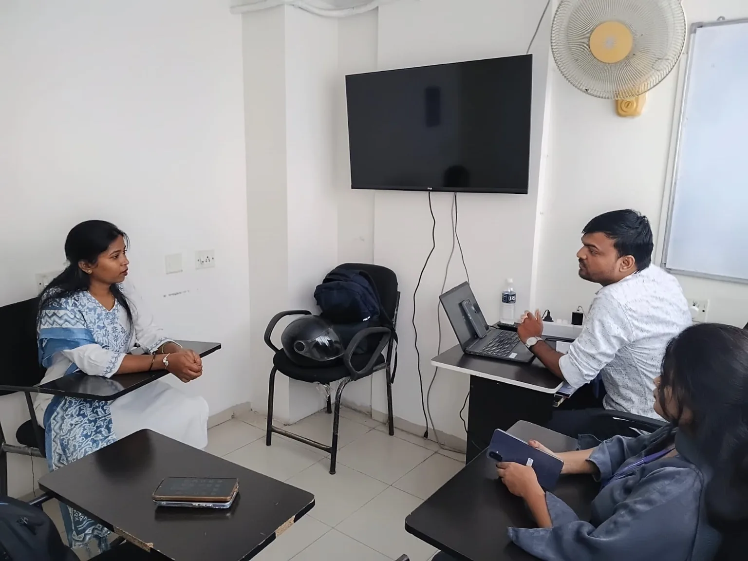 Mock interview practice session at the IT Accurate Nagpur centre